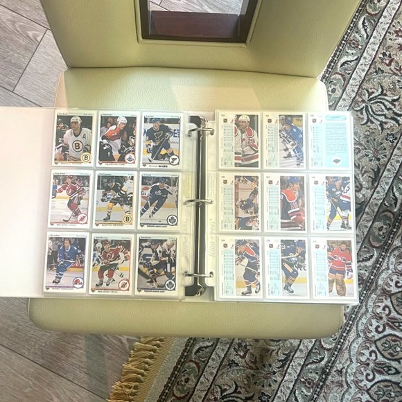 1990-1991 Upper Deck NHL Hockey Card Set! - Picture 7 of 16